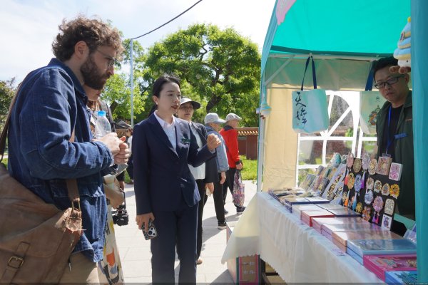 九五配资 “五一”假期首日北京市属公园共接待游客50万人次